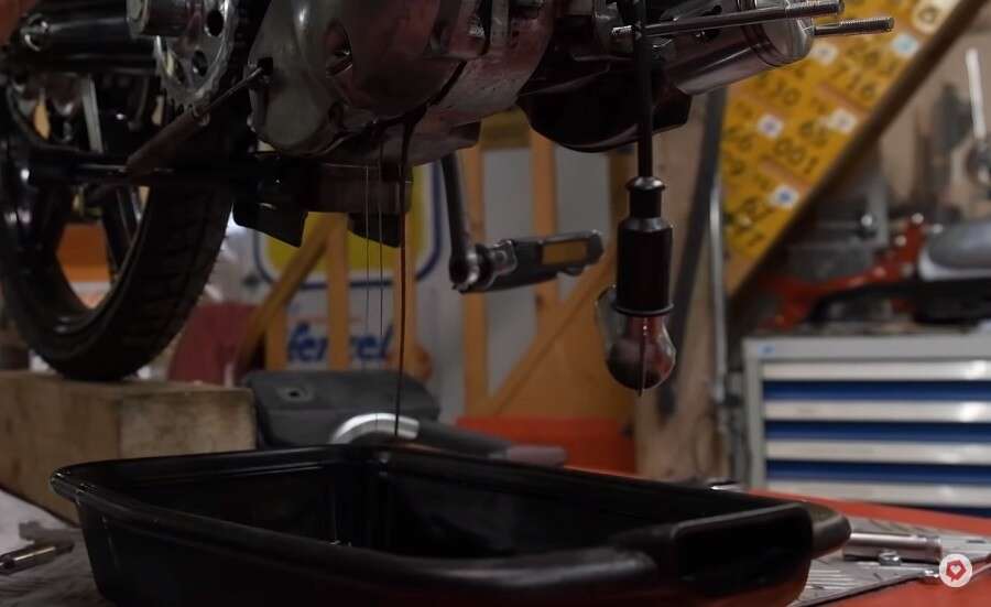 Ölwanne mit Auslauf 4 l Ölwanne mit Auslauf 4 l