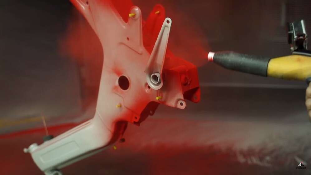 Um eine gleichmässige Beschichtung hinzubekommen braucht es etwas Übung Um eine gleichmässige Beschichtung hinzubekommen braucht es etwas Übung