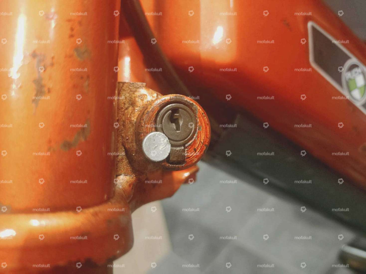 swiing® revival notched pin fork lock aluminum | Puch Carousel Image 2