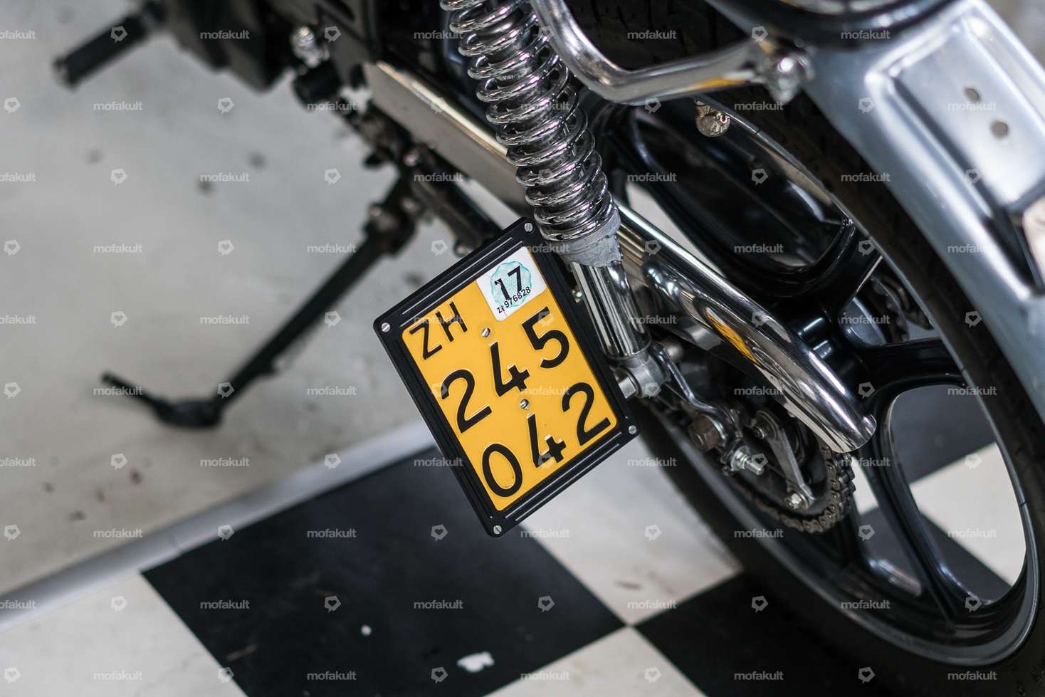 66HEROES Custom gold number frame (CH version) Carousel Image 4