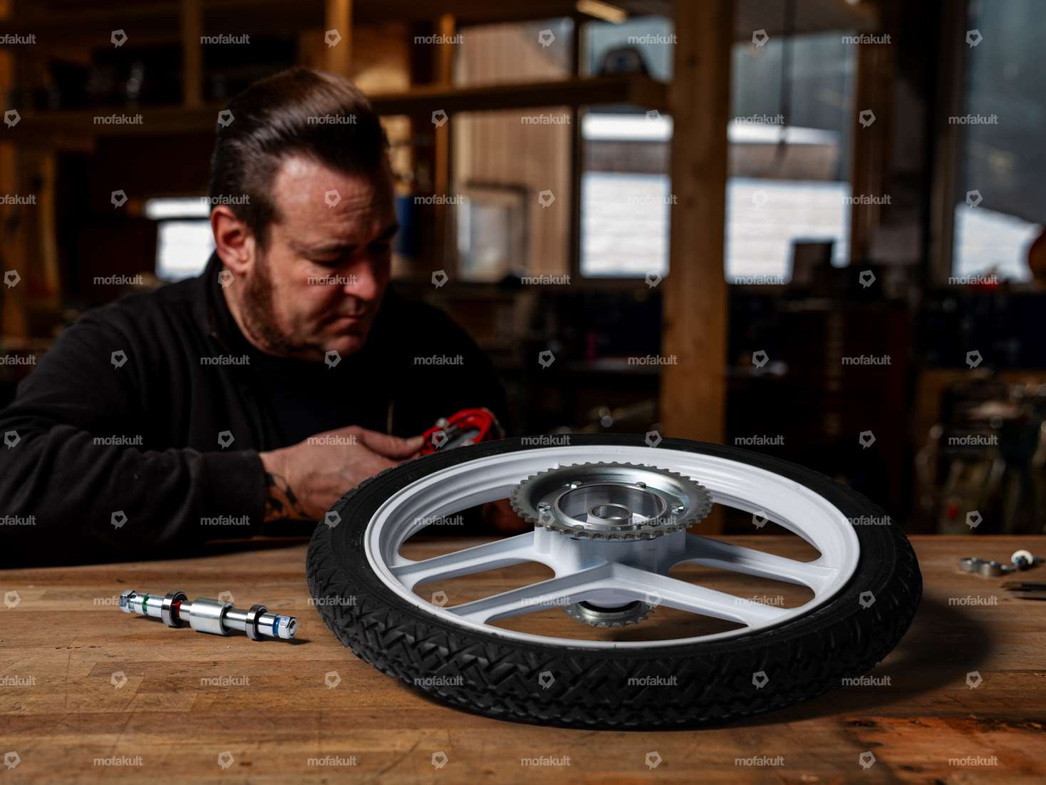 Siggnature Nabenrevision (Rillen-Kugellager) Hinterrad | Pony GTX 503 Carousel Image 1