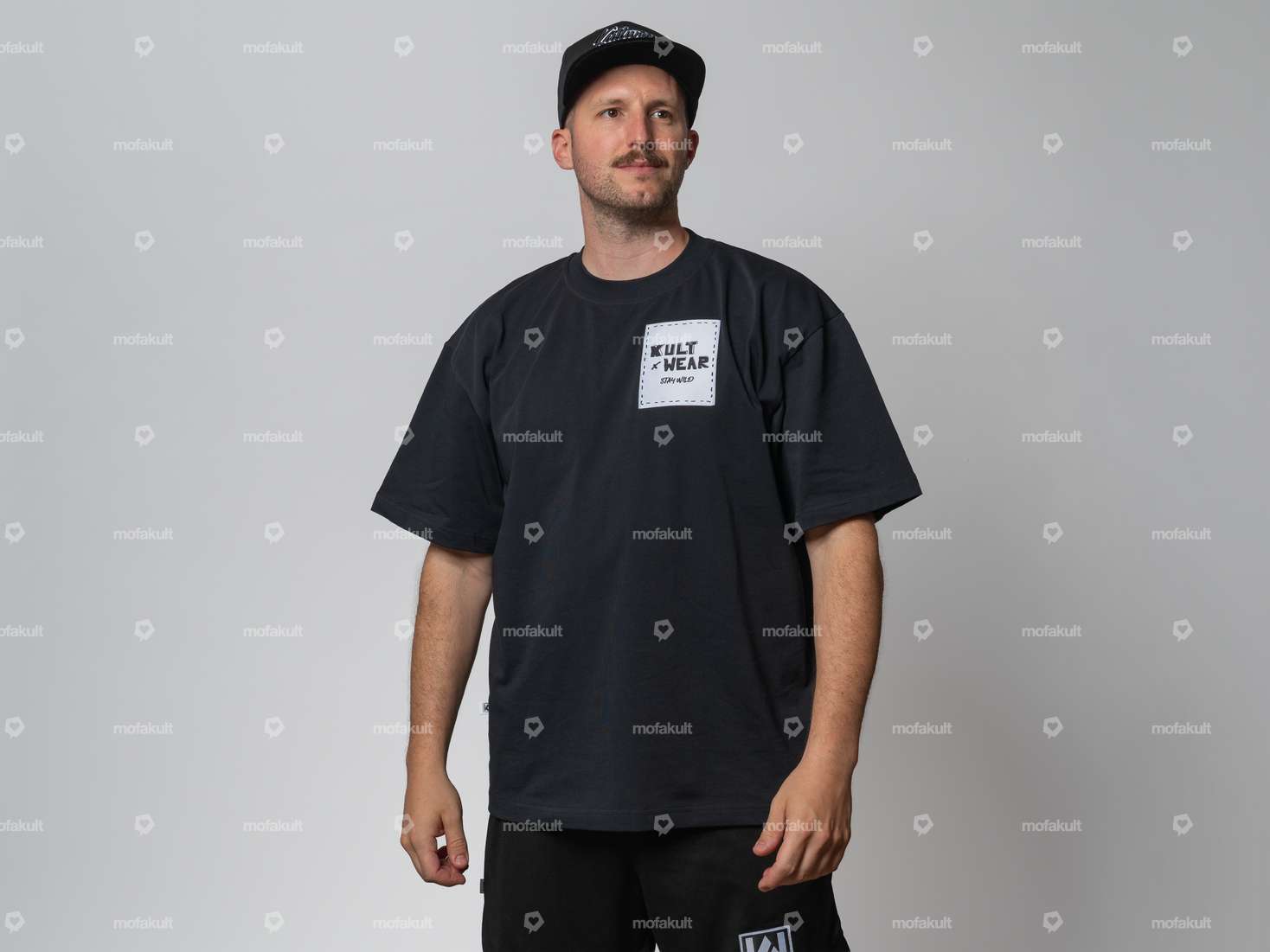 KULTWEAR T-Shirt «Tagger» Oversized schwarz Carousel Image 1