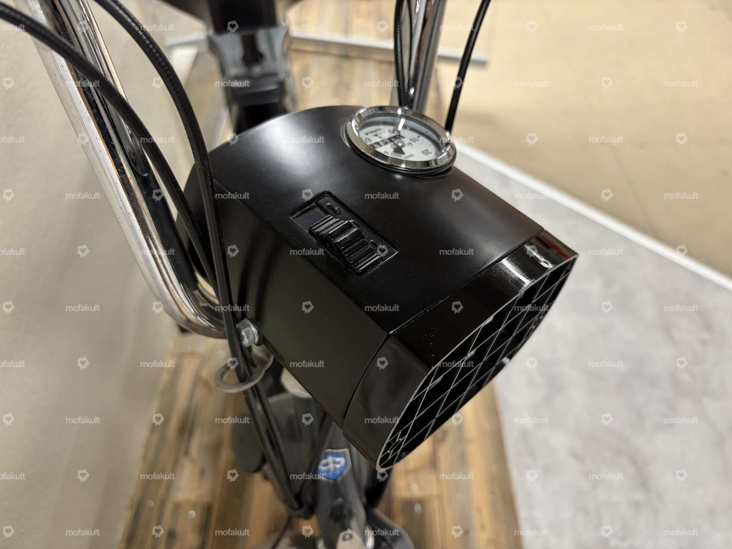 GPO Scheinwerfergitter konturbündig schwarz | Piaggio Ciao Carousel Image 4