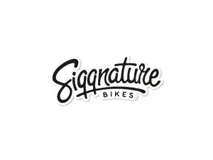 Siggnature Aufkleber «Siggnature Bikes» 70 x 30 mm weiss Siggnature Aufkleber «Siggnature Bikes» 70 x 30 mm weiss